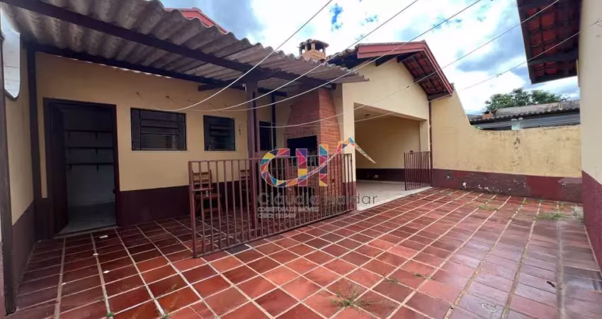 Casa com 3 dormitórios à venda, 240 m² por R$ 750.000,00 - Jardim Bela Vista - Valinhos/SP
