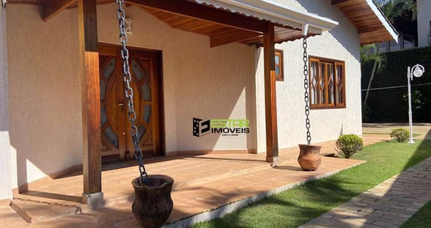 Casa com 3 dormitórios à venda, 490 m² por R$ 2.700.000,00 - Condomínio Flamboyant - Atibaia/SP