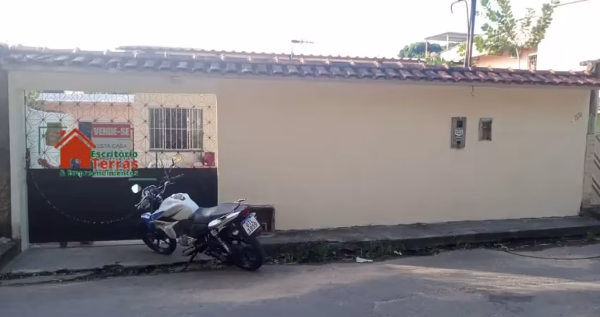 PETROPÓLIS, com 2 quartos, perto colégio Tiradentes