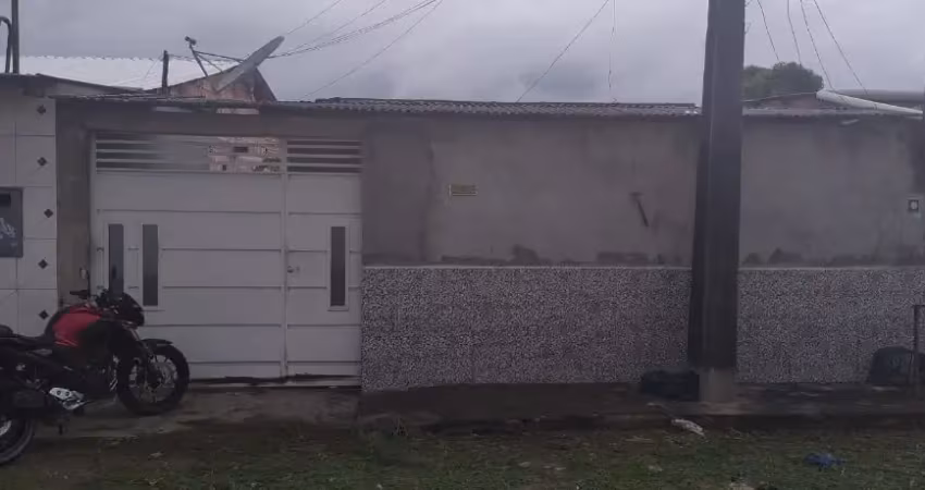 Casa toda gradeada no bairro do tancredo neves px cidade de deus
