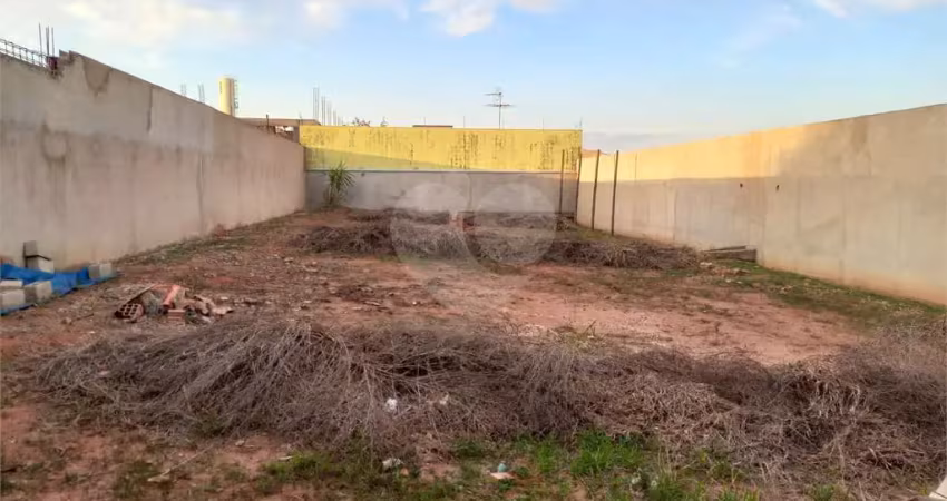 Terreno à venda na Avenida Orlando da Valle, Cidade Jardim, Araraquara