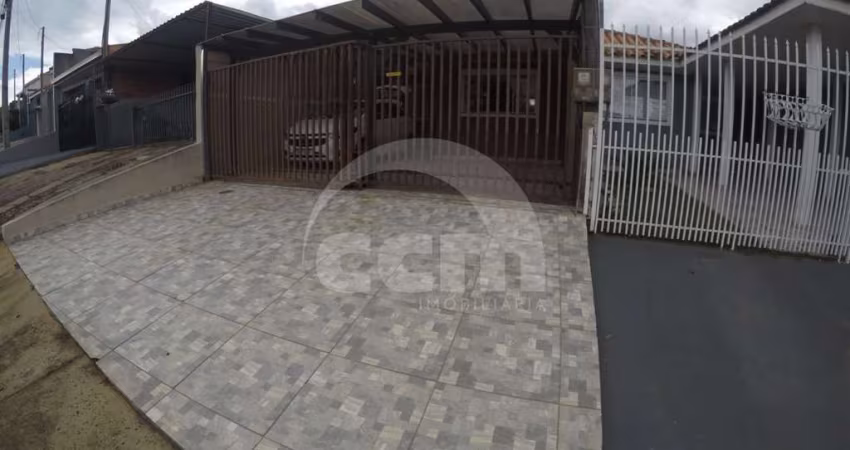Residência espaçosa e bem distribuída, perfeita para viver com conforto!