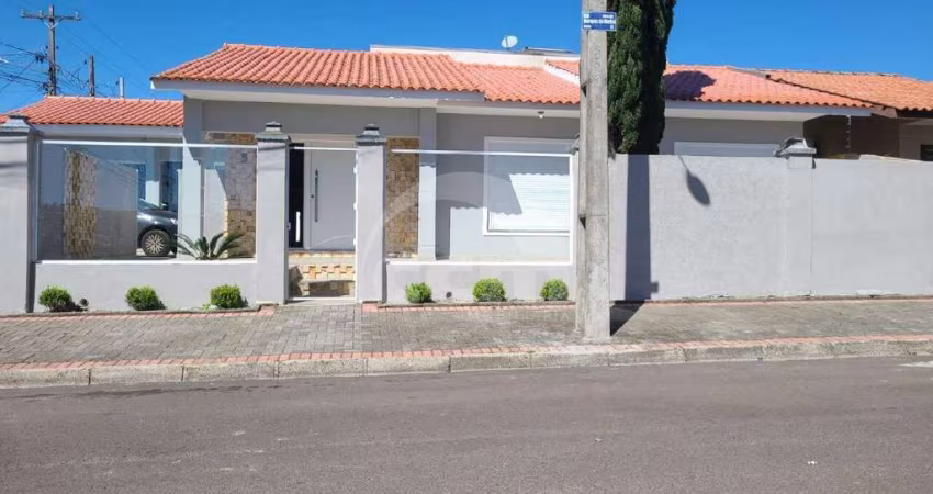 Oportunidade em bairro residencial – Casa de esquina arejada e completa!