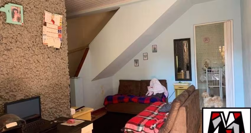 Casa com excelente localização no Jardim Cica