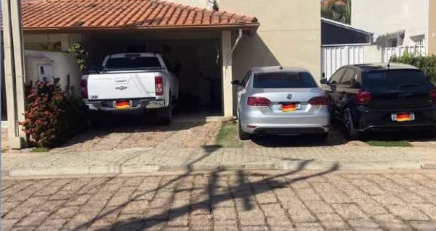 Casa em condomínio com 04 dormitórios, 03 vagas