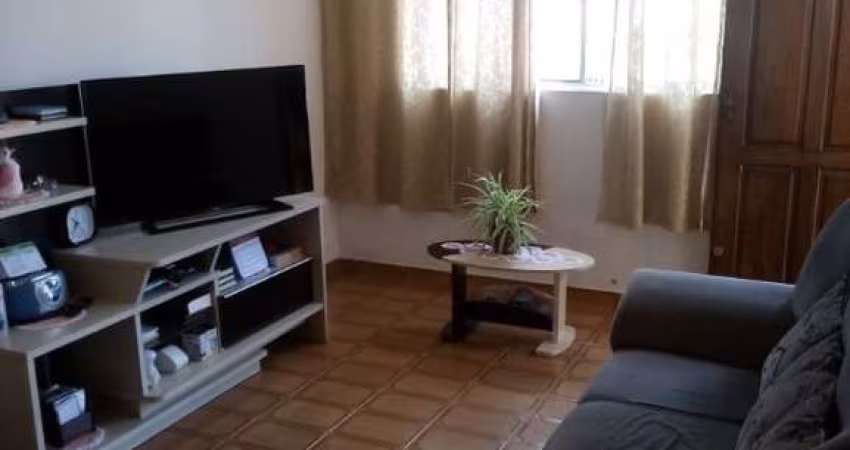 Casa a venda em bairro tranquilo, local de fácil acesso, térrea, com edícula, Estrada Velha de São Paulo