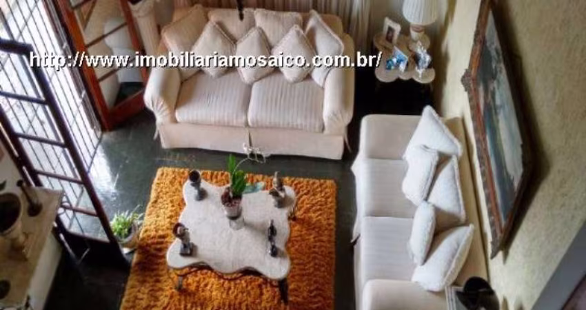 Ampla casa na Ponte São João, 05 dormitórios, 02 suites, 04 vagas