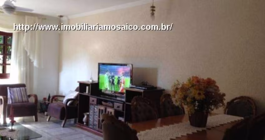 Ótima casa, ampla, aceita financiamento