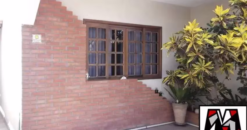 Casa a venda no bairro parque eloy chaves,  03 suítes, 02 vagas de garagem