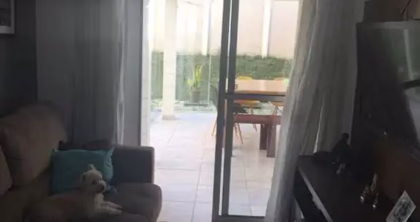 Apartamento garden com ampla área privativa fácil acesso as principais rodovias.