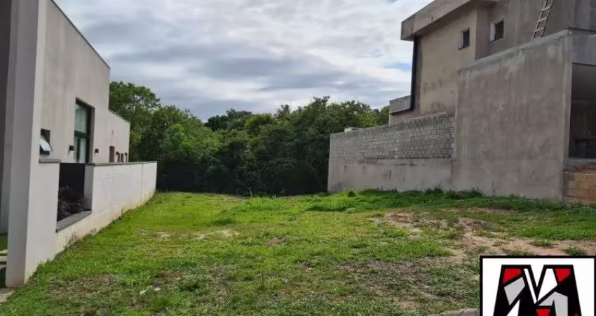 Lote a venda no condomínio bella vitta medindo 300m2