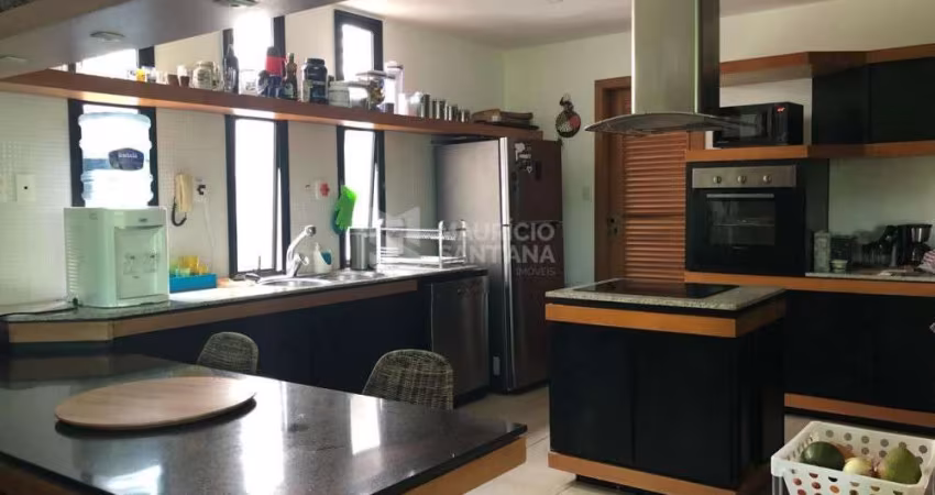 Casa de 4/4, sendo 3 suítes - Busca Vida