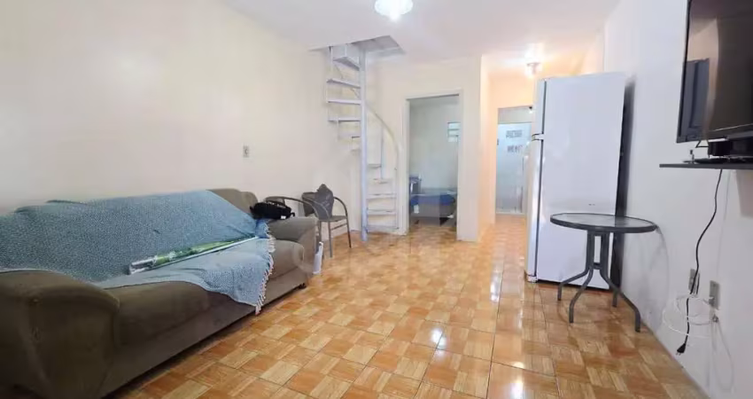 Sobrado com 2 quartos e entrada individual no são victor cohab