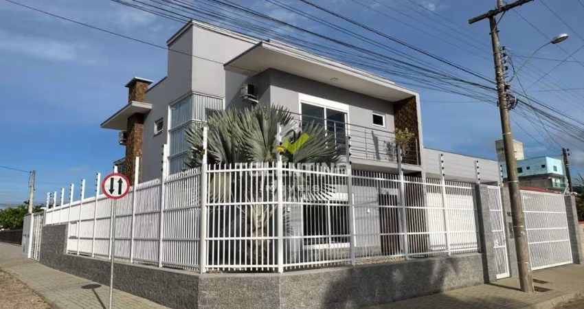 Casa com 3 quartos à venda na Josiane Girardi, 163, Centro, Penha