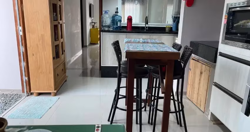 Linda casa no itajuba proximo a praia, semi mobiliado com valor bem, especial
