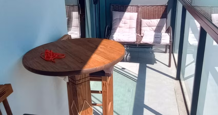 APARTAMENTO A 250 METROS DA PRAIA COM TRES QUARTOS SENDO UMA SUITE