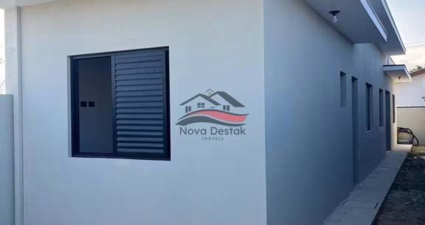 Linda casa recém construída  no bairro Golfinho - Caraguatatuba-SP