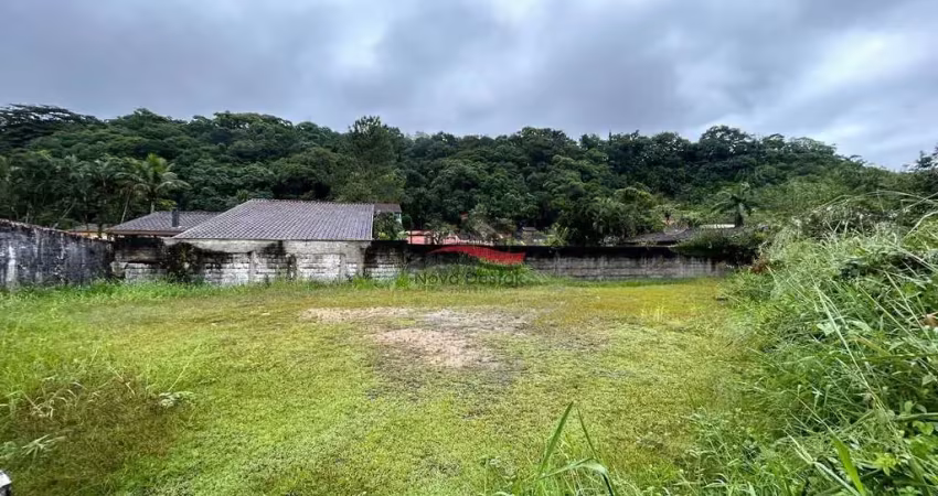 Ótimo terreno murado e aterrado à venda, 200 metros da praia da cocanha, escritura definitiva caraguatatuba, sp