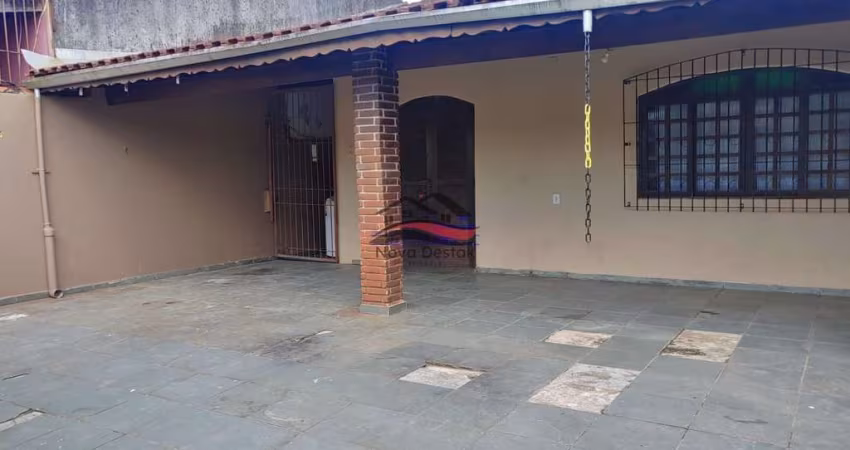 Casa à venda no bairro Balneário Mar Azul - Caraguatatuba/SP
