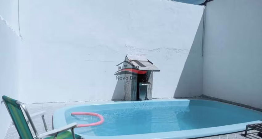 Casa com 2 Dormitórios e piscina à venda no Golfinho - Caraguatatuba  SP