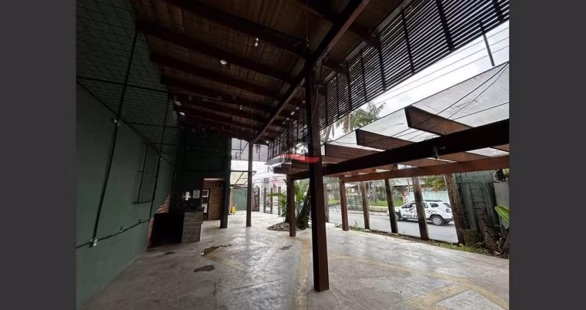 Ponto Comercial e 2 banheiros à Venda, 256 m² Centro de Caraguatatuba-SP