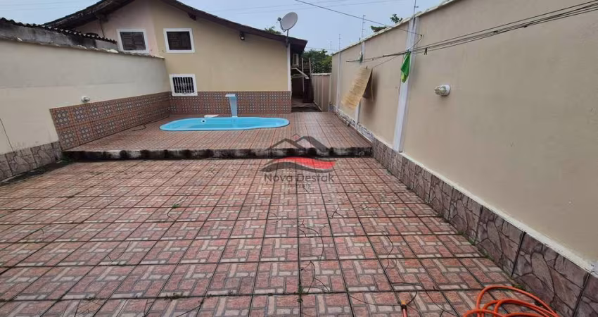 Casa com 2 dormitórios e piscina à venda no Jd. das Gaivotas, Caraguatatuba / SP