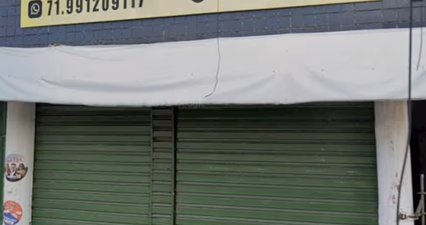 Casa com ponto comercial e quintal