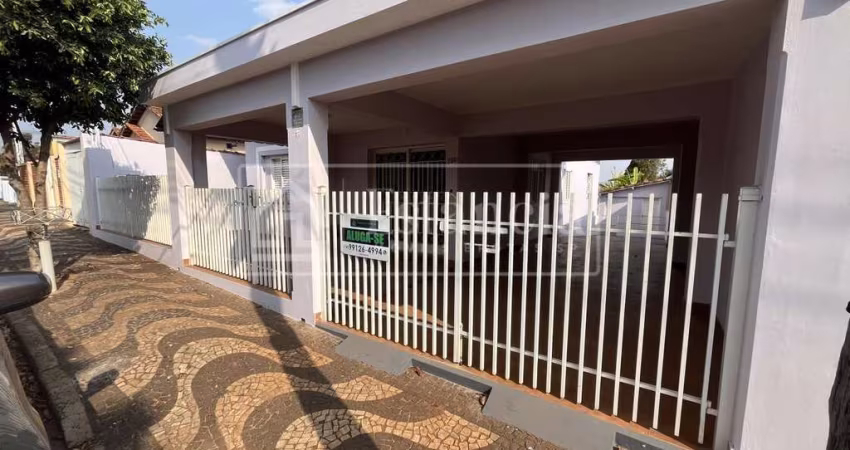 Casa para Locação em Brotas, Centro, 3 dormitórios, 2 banheiros, 3 vagas