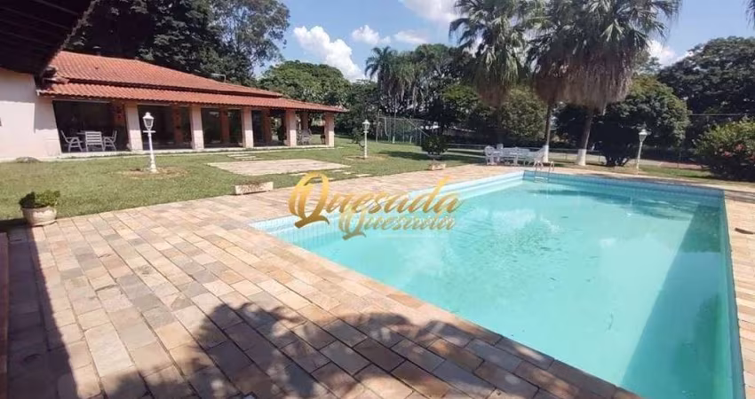 Chácara à venda, 4 suítes, piscina, quadra, Recanto Campestre de Viracopos, Indaiatuba.