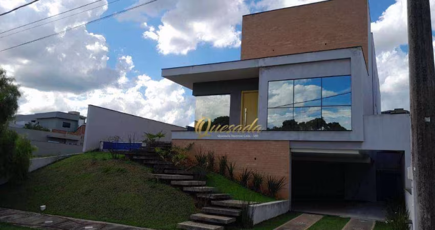 Casa assobradada nova, à venda, 3 suítes, piscina, planejados, Condomínio Jardins dos Lagos, Indaiatuba.