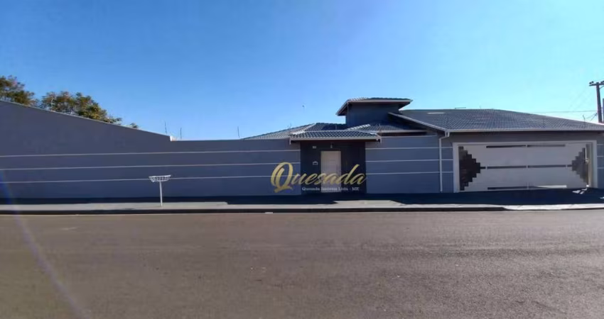 Casa térrea, à venda, 3 quartos, 1 suíte, planejados, ar, quintal, Jardim Regente, Indaiatuba.