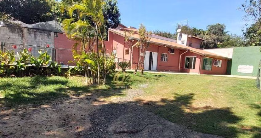 Chácara para locação, 2 dormitórios, 1 suíte, piscina, Colinas de Indaiatuba, Indaiatuba.