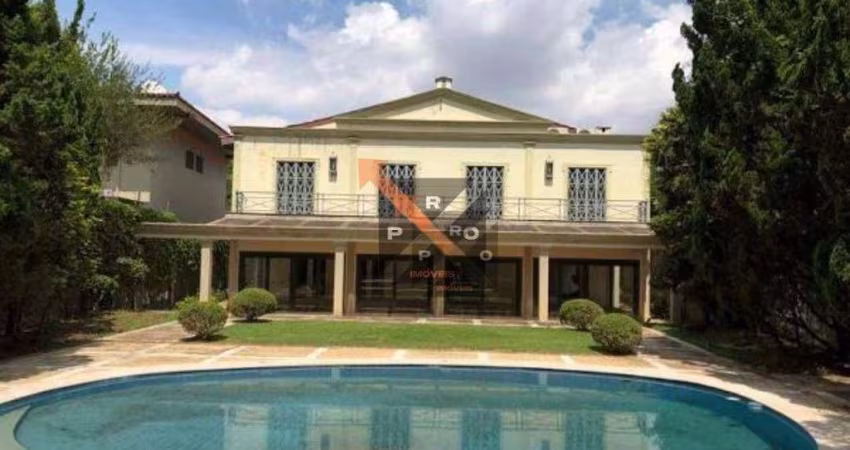 Casa excepcional no Morumbi com 960m²A.C-Ótimo lazer, contando com piscina e ampla área verde. Possui armazém privativo, sacada, lareira