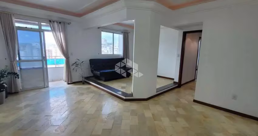 Apartamento com dois dormitórios no Kobrasol, São José/SC e 2 vagas de garagem.
