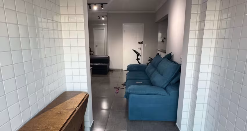 Lindo apartamento, 1 dormitório, WC, sala, cozinha, área de serviço, e sacada gourmet, próximo de todas a infra estruturas!