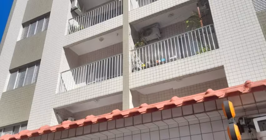 Apartamento 2 dormitórios no canto do forte 250m do mar