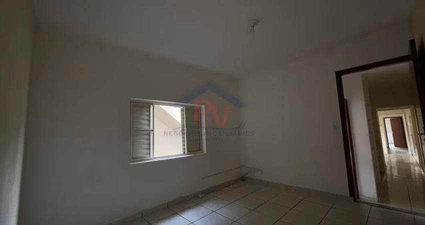Casa 3 dormitórios para Locação em Atibaia, Jardim Alvinópolis, 3 dormitórios, 1 suíte, 2 banheiros, 2 vagas