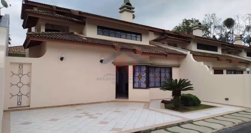 Casa alto padrão para locação em atibaia, vila santista, 3 dormitórios, 3 suítes, 5 banheiros, 2 vagas