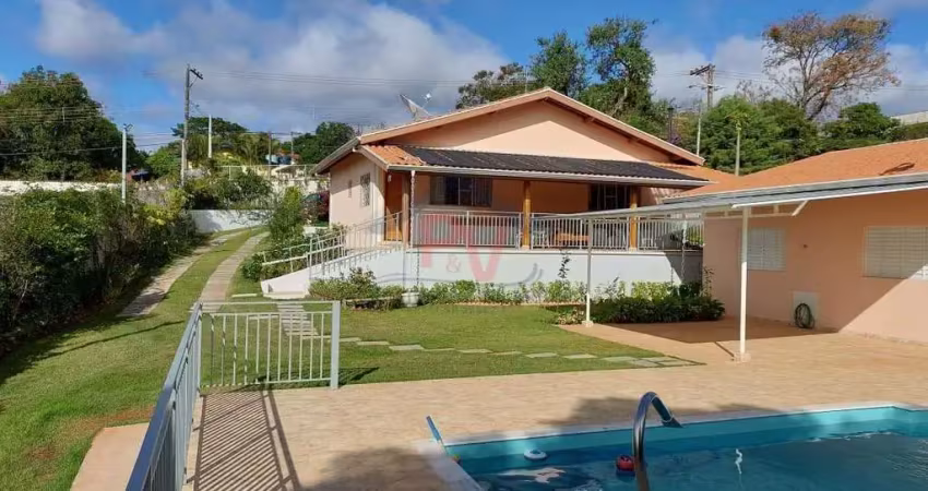 Casa de Campo para Venda em Atibaia, Jardim Estância Brasil, 3 dormitórios, 1 suíte, 3 banheiros, 4 vagas