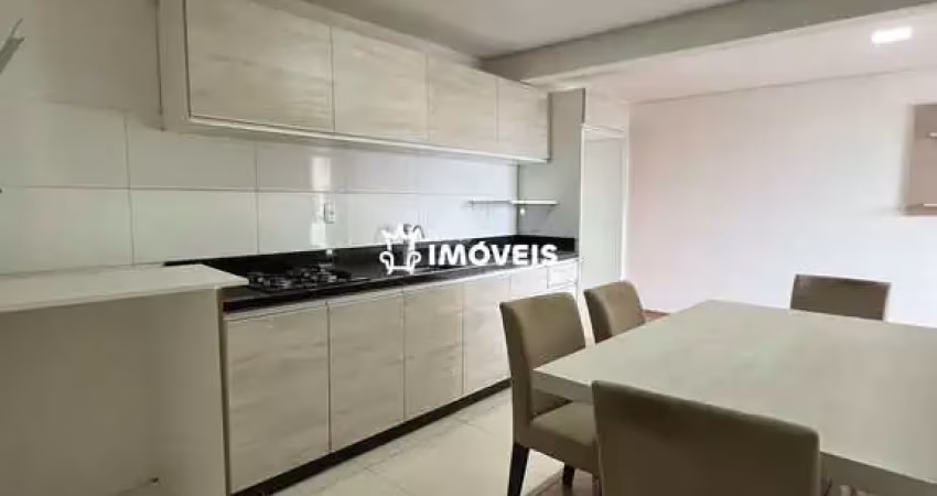 Apartamento com 02 dormitórios e sacada com churrasqueira no bairro bela vista