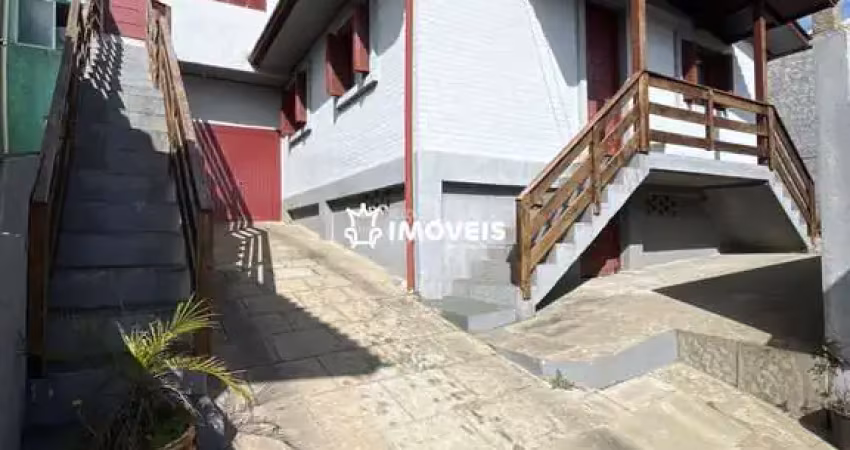 Excelente casa semimobiliada com 05 dormitórios no bairro nossa senhora de fátim