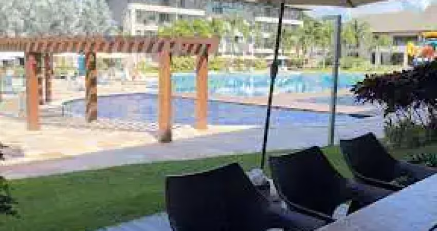 Vende-se flat - 2 qtos (1 suíte) - térreo - frente piscina  - 60 m² - muro alto/pe