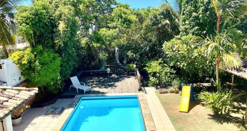 Casa em Vilas do Atlântico com 4|4, 03G e 278M²