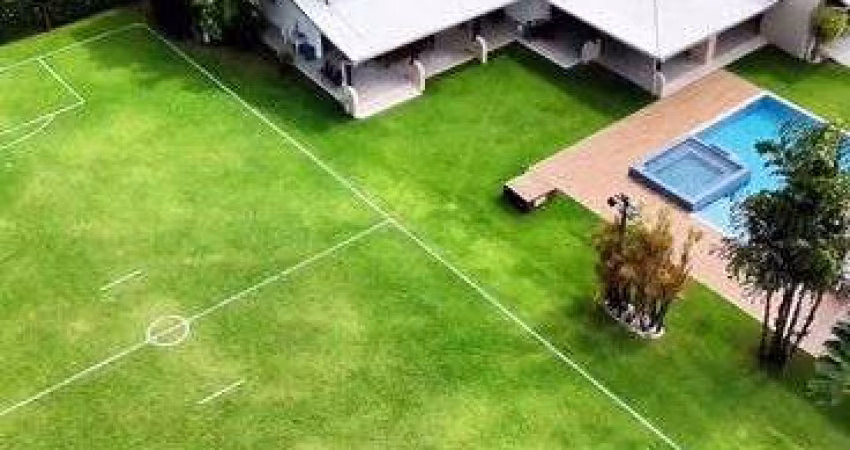 Casa em Lauro de Freitas com 5|4, 04G e 1370M² | Terreno de 3998M² (Porteira Fechada)