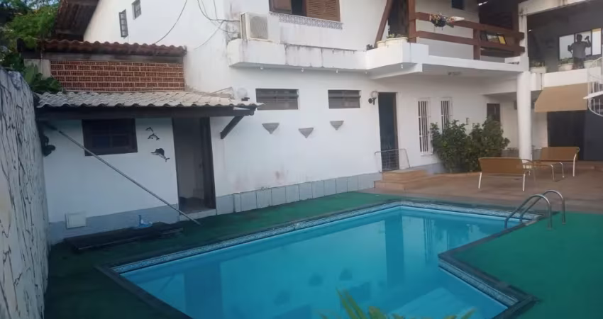 Casa excelente a venda no Caminho das Arvores