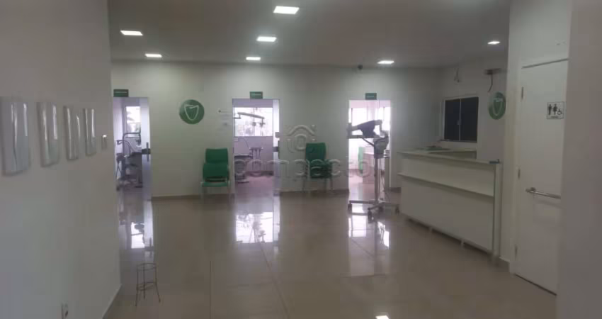 Comercial Salão em Guapiaçu