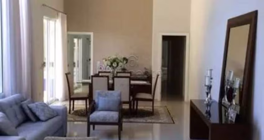 Casa Condomínio em Mirassol