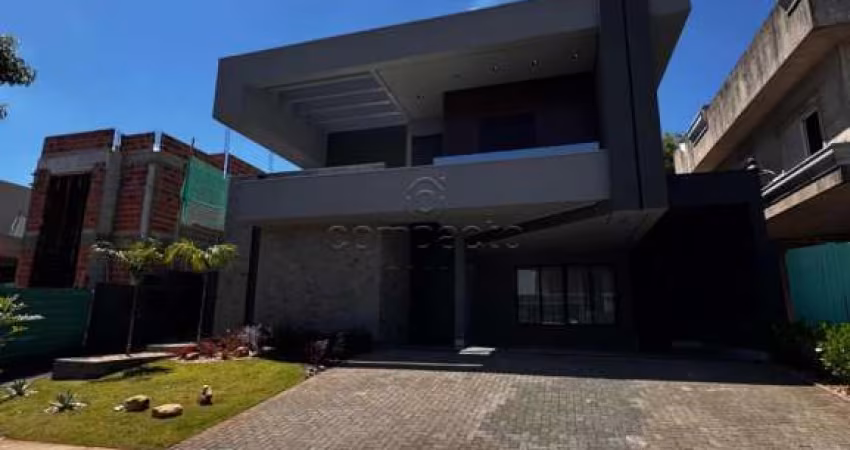 Casa Condomínio