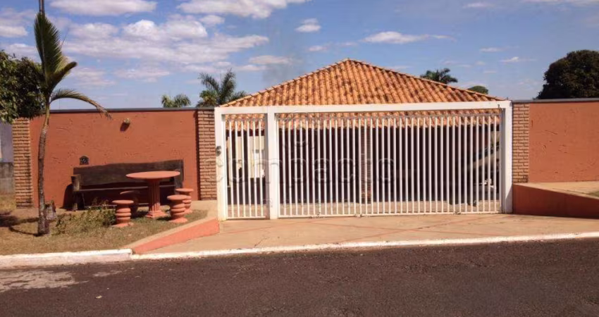 Rancho Condominio em Fronteira