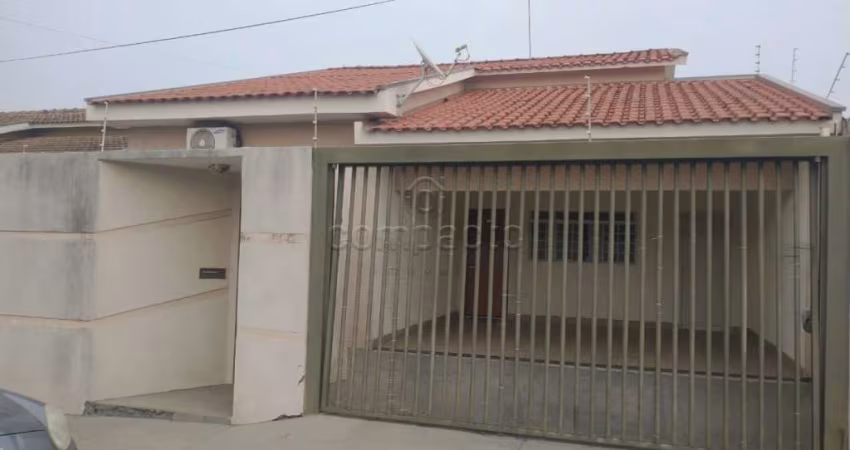 Casa Padrão em Bady Bassitt